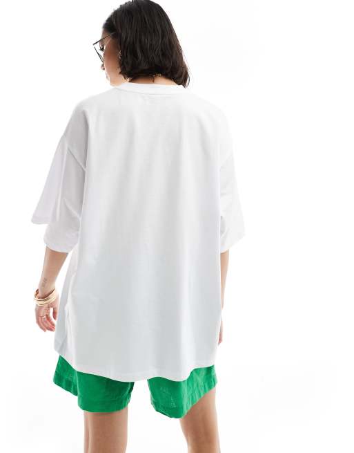 ASOS DESIGN oversized t-shirt with napoli tomato graphic in white, 3 of 4