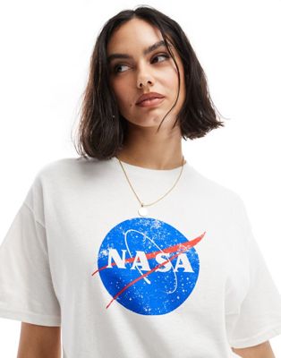 ASOS DESIGN oversized t-shirt with nasa licence graphic in white