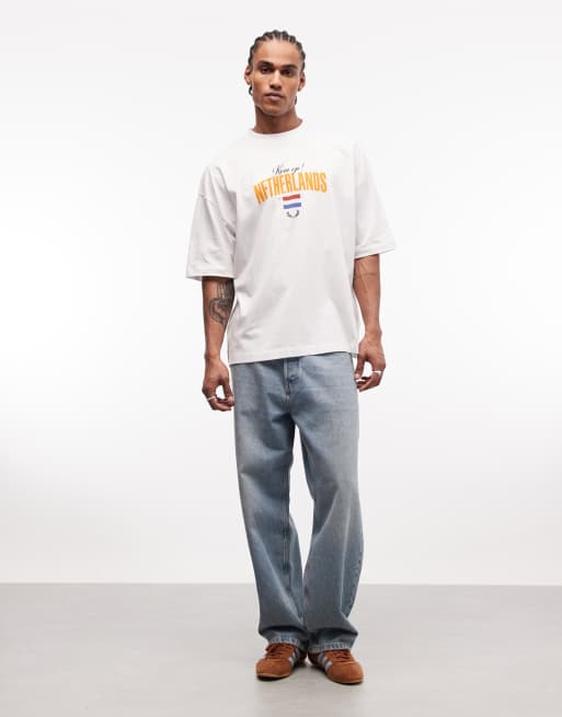 ASOS DESIGN oversized t-shirt with Netherlands football graphic in white, 2 of 5
