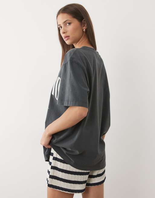 ASOS DESIGN Oversized T-shirt with Positano flower graphic in washed charcoal, 3 of 4