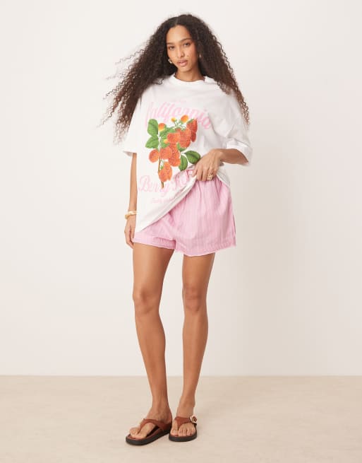 ASOS DESIGN oversized t-shirt with raspberry fruit graphic in white, 3 of 4