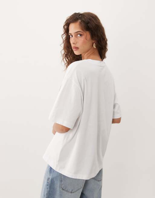 ASOS DESIGN Oversized T-shirt with sports car graphic in red and cream, 4 of 4