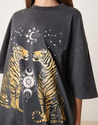 Asos Design Oversized T-shirt With Tiger Graphic