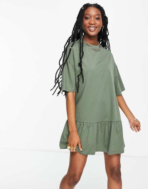 ASOS DESIGN - Oversized T-shirtjurk met ruches aan de zoom in kaki, 4 van 4