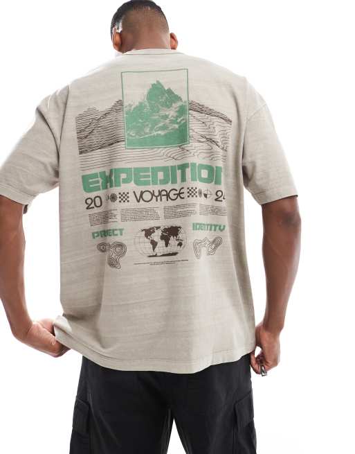 ASOS DESIGN - Oversized T-shirts met outdoorprint op de achterkant in beige met wassing