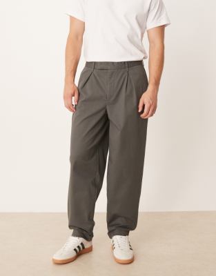 oversized tapered fit chino pants in charcoal-Gray