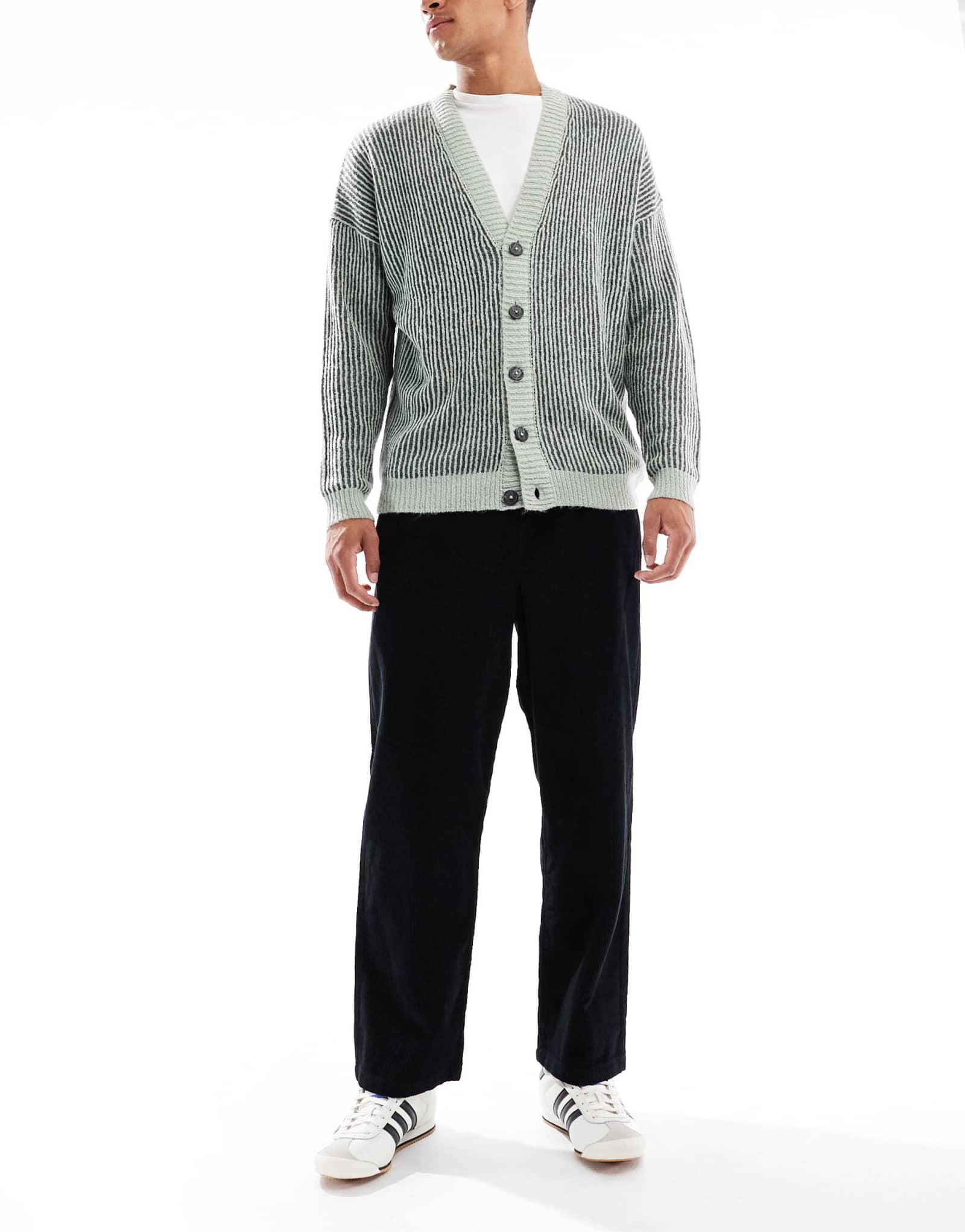 Зауженные брюки большого размера ASOS DESIGN из черного вельвета