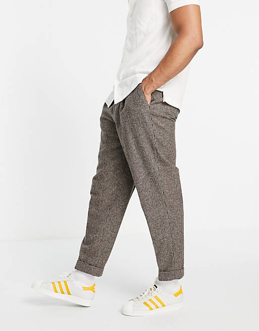 Men oversized tapered smart trouser in stone puppy tooth 