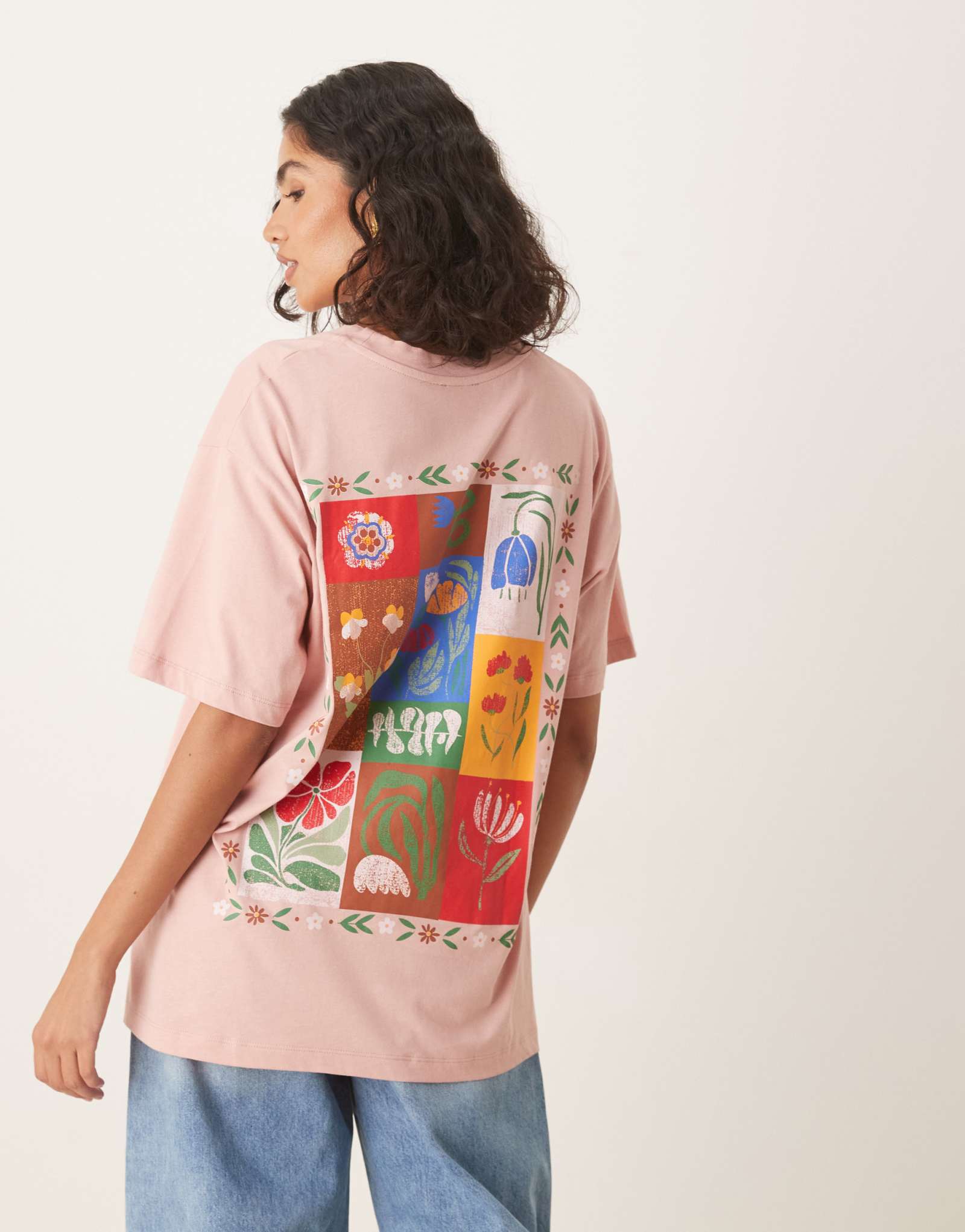 ДИЗАЙНЕРСКАЯ футболка оверсайз от ASOS с цветочной каймой темно-розового цвета - часть комплекта