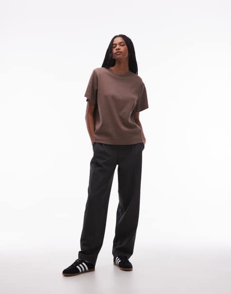 ASOS DESIGN oversized tee with shoulder pads in chocolate - view 2