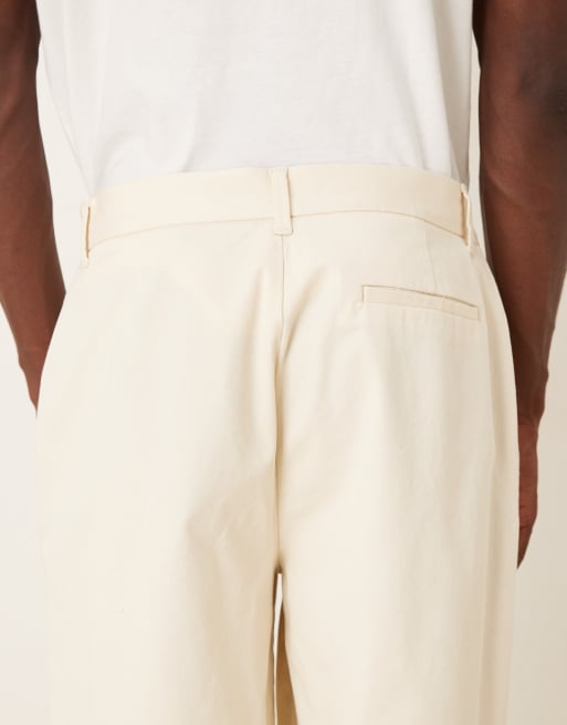 ASOS DESIGN - Oversized toelopende broek met diep plooidetail in ecru, deel van co-ord set, 4 van 5
