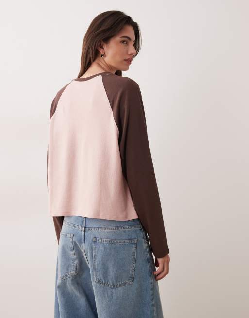 ASOS DESIGN - Oversized top met lange raglanmouwen en textuur in roze en chocoladebruin, 4 van 4