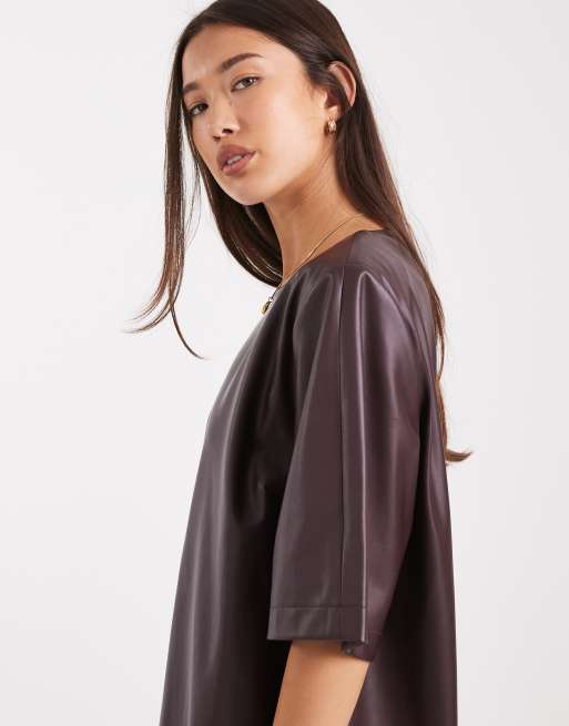 ASOS DESIGN - Oversized top van imitatieleer in pruimkleur, deel van co-ord set, 3 van 4