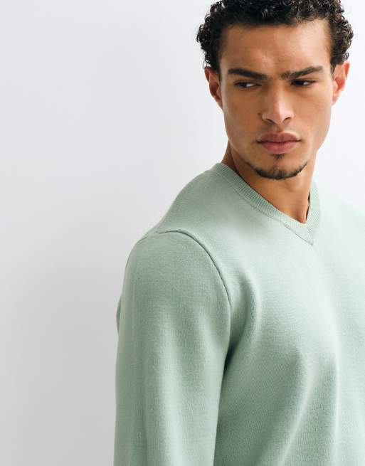 ASOS DESIGN oversized trui met V-hals en breisel in saliegroen, 4 van 5