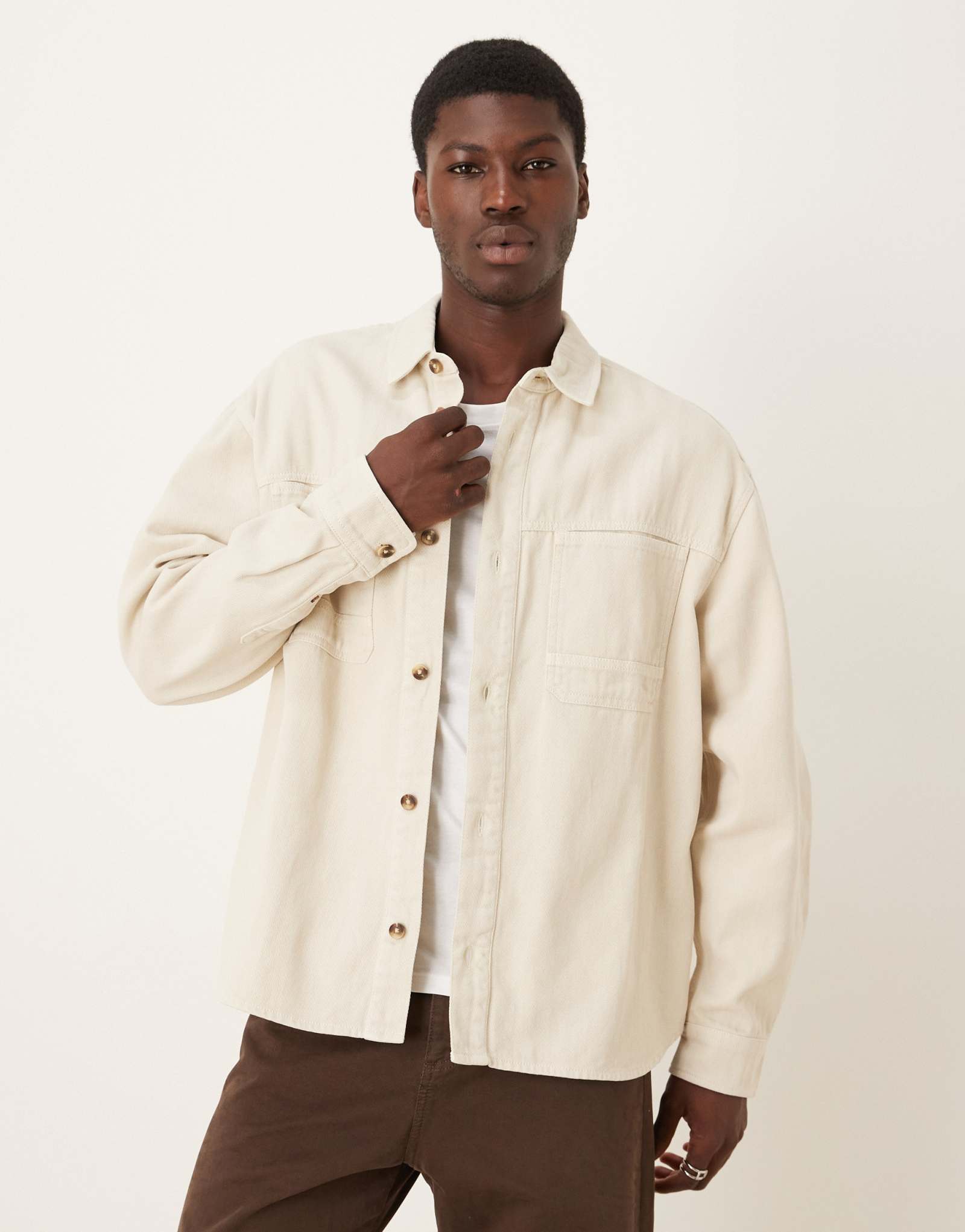 ДИЗАЙНЕРСКАЯ саржевая рубашка оверсайз ASOS DESIGN из камня