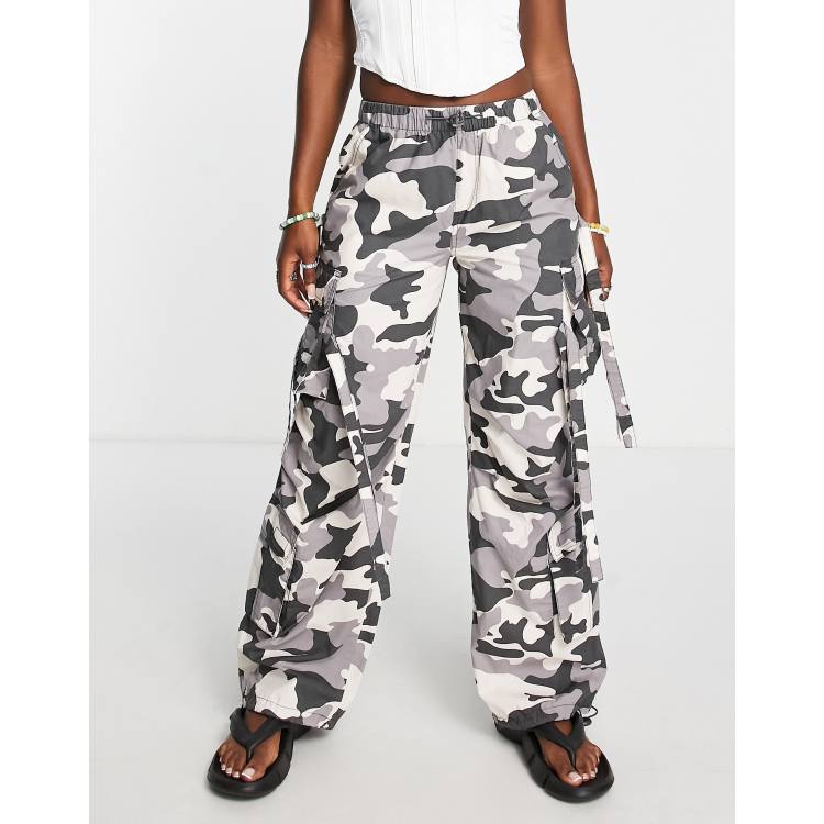 Oversized Cargo Pants, Mono B*