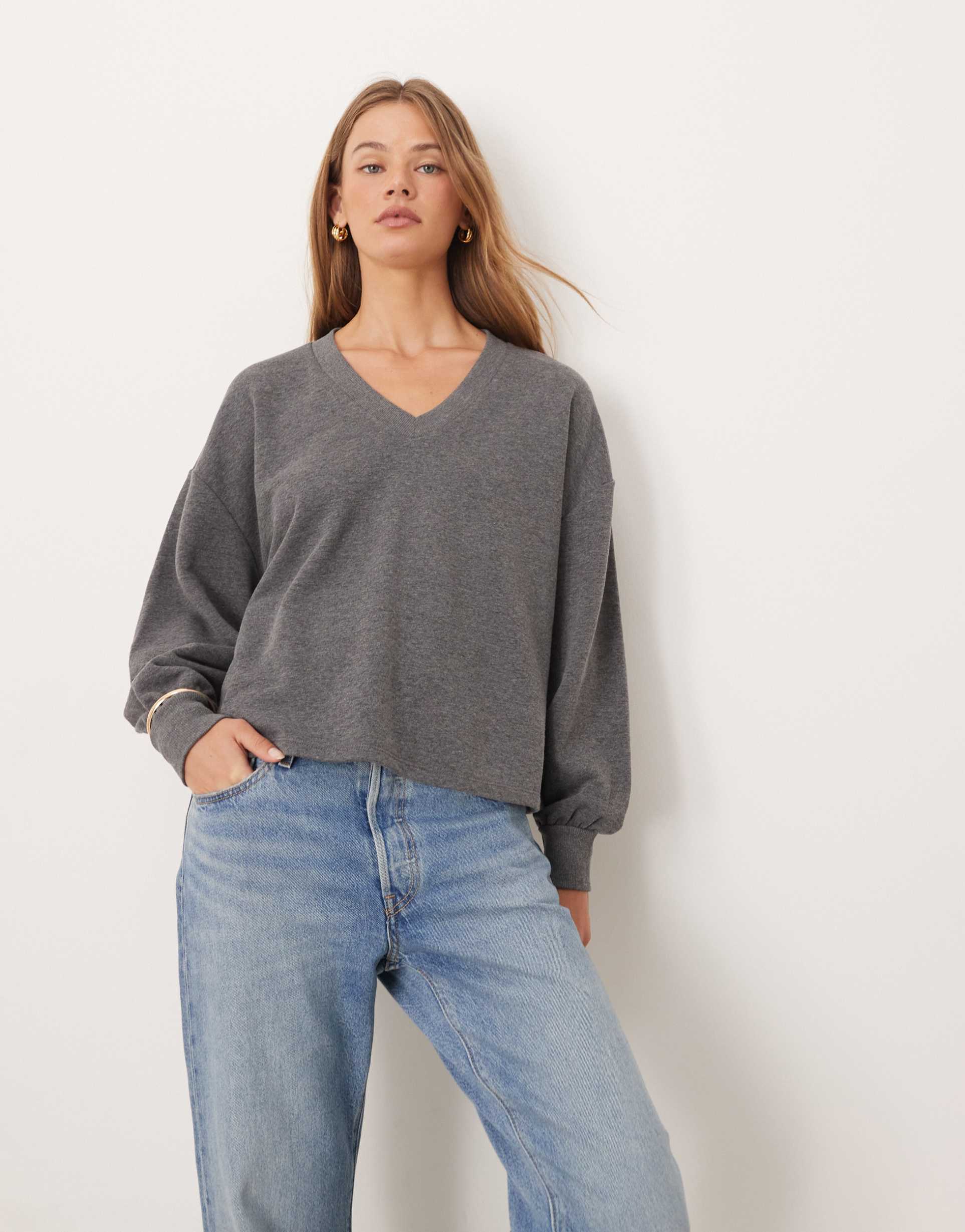 asos design oversized v-neck sweatshirt with cocoon sleeves in dark gray