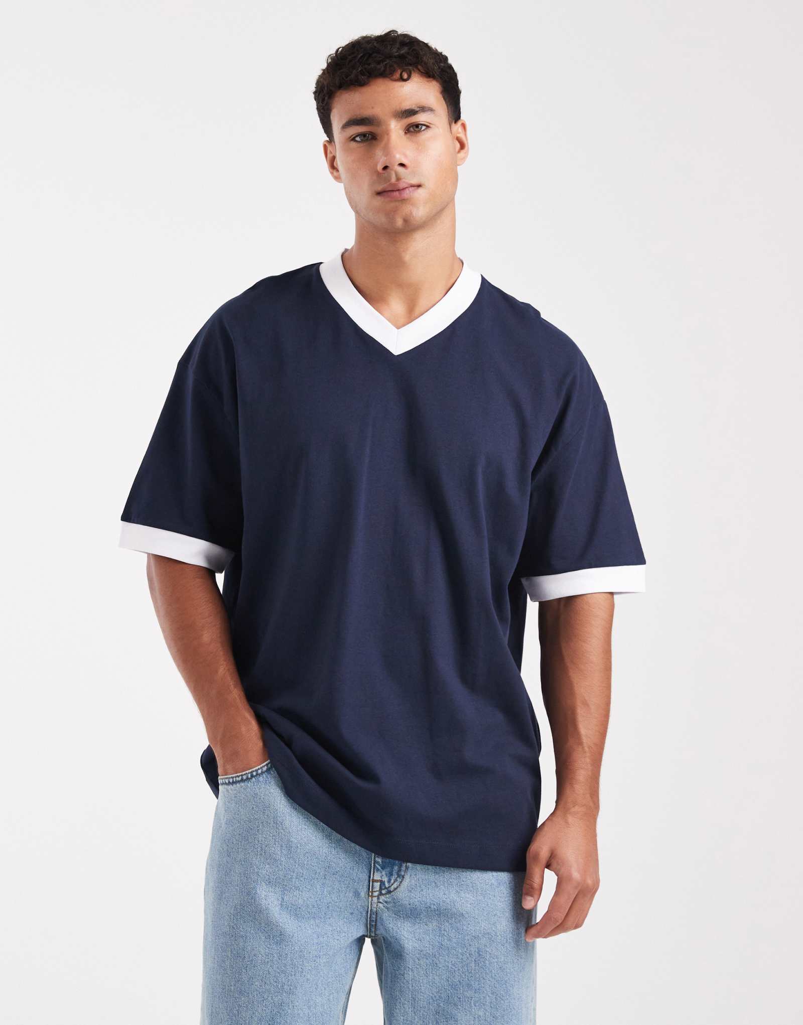 Футболка ASOS DESIGN oversize с v-образным вырезом и контрастной вязкой темно-синего цвета