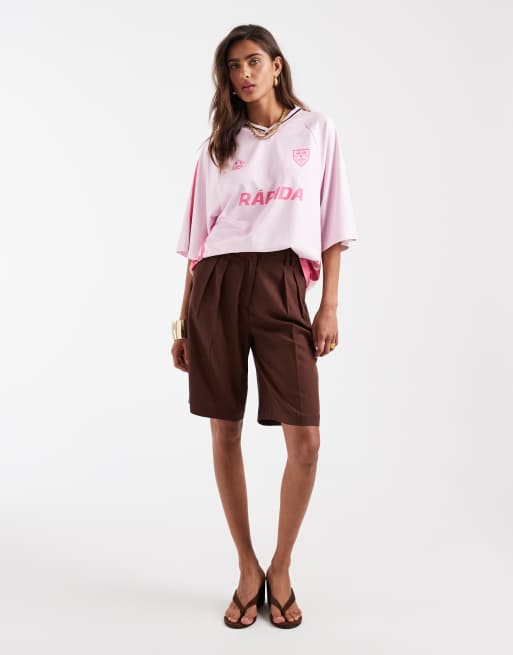 ASOS DESIGN - Oversized voetbalshirt met V-hals en grafische print in roze, 3 van 4