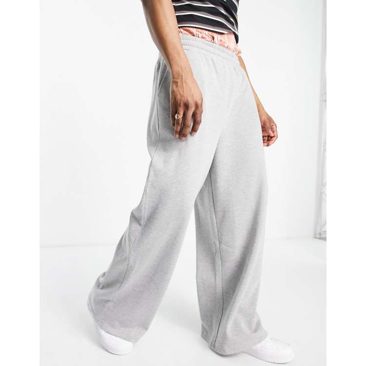 New Look sweatpants in light gray, ASOS