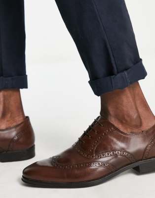 brogue oxford pumps