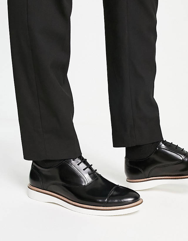 ASOS DESIGN - oxford lace up in black polished leather with white contrast sole