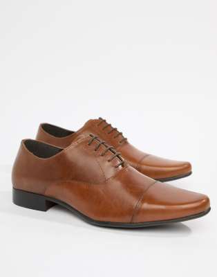 toe cap oxford