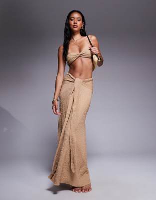 ASOS DESIGN - Ozzy - Maxi-Strandrock in Creme mit Strukturmuster und Zierknoten vorne-Weiß