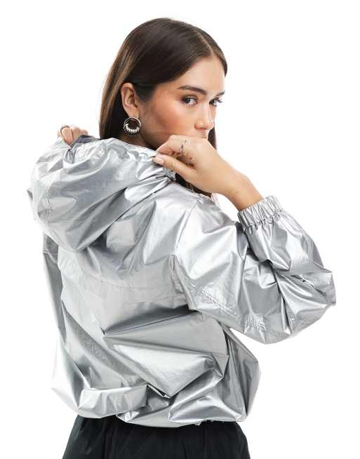 ASOS DESIGN – Pac-A-Mac – Regenjacke in Metallic-Silber, 4 von 4