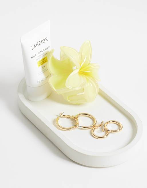 ASOS DESIGN pack of 2 everyday graduating hoop earrings in gold tone, 3 of 4