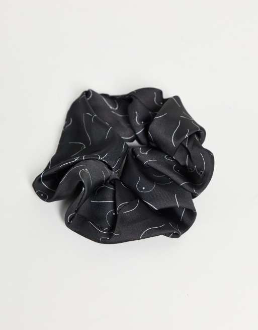 ASOS DESIGN pack of 2 polyester scrunchies in mono boob print - MULTI, 3 of 4