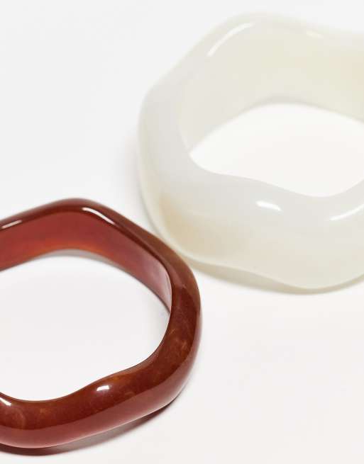 ASOS DESIGN pack of 2 resin bangles in wavy design, 2 of 3