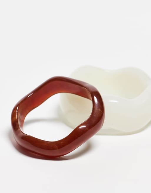 ASOS DESIGN pack of 2 resin bangles in wavy design, 3 of 3
