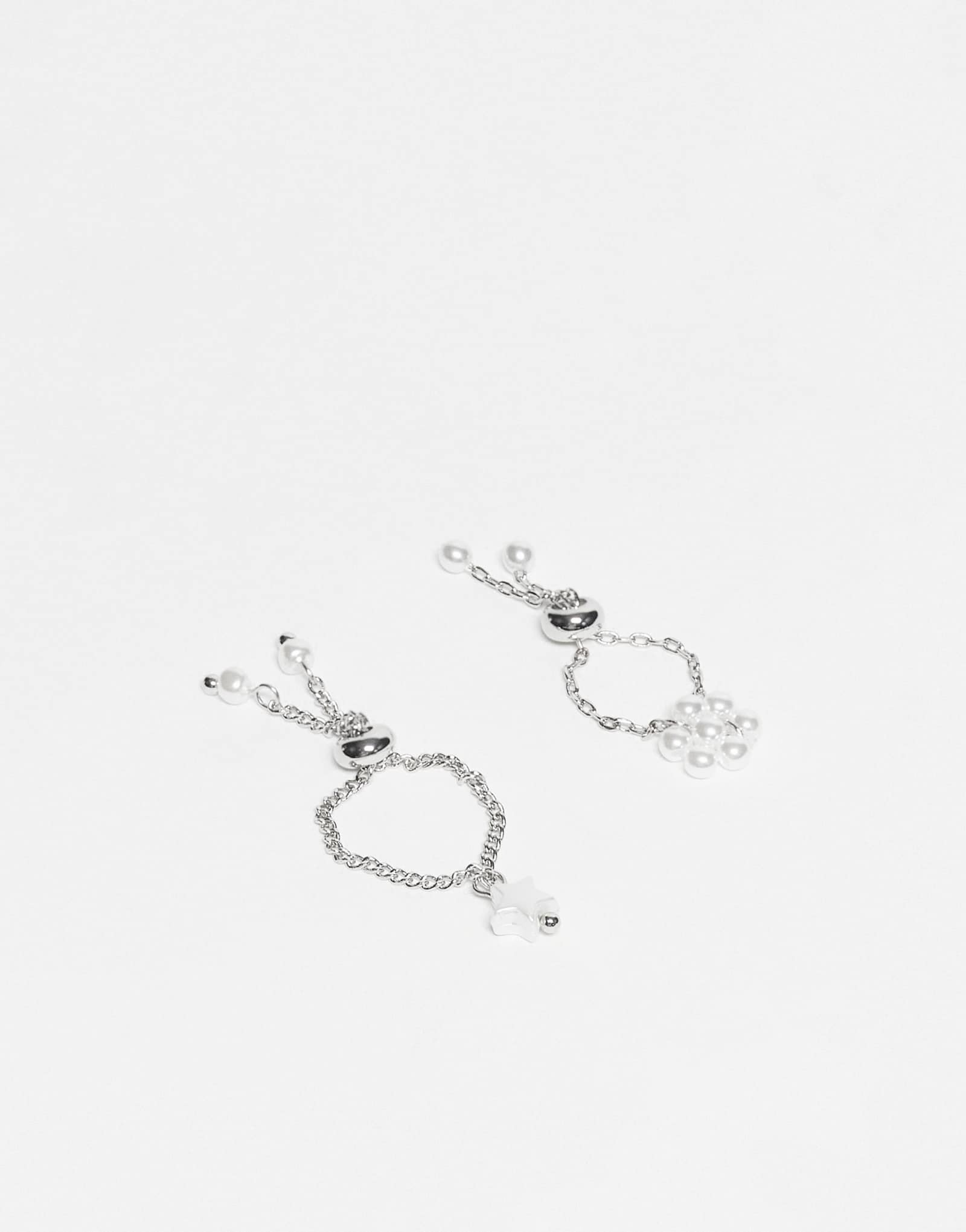 ДИЗАЙНЕРСКИЙ набор ASOS из 2 колец с цепочкой и съемником-шармом серебристого цвета