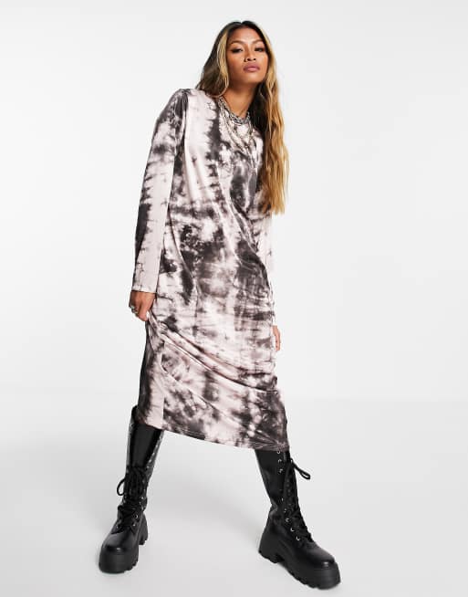ASOS DESIGN padded shoulder long sleeve slinky column midi dress in grey tie dye print, 4 of 4