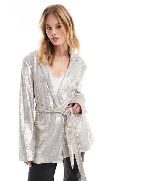 ASOS DESIGN – Pailletten-Blazer in Cremeweiß mit Bindegürtel - view 1