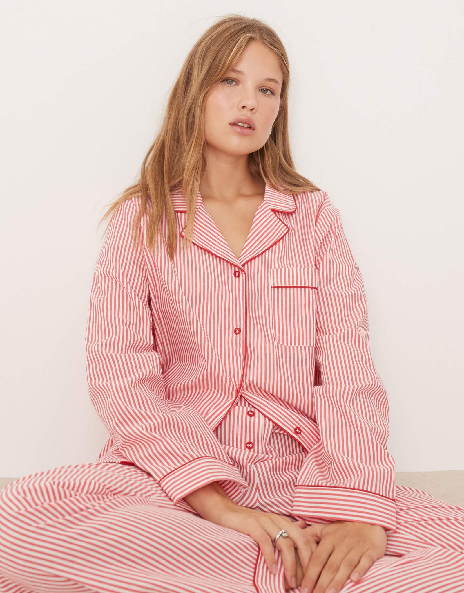 ДИЗАЙНЕРСКИЙ пижамный комплект ASOS в красную полоску с бархатной отделкой