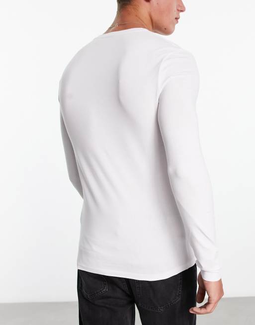 ASOS DESIGN - Pakke med 2 hvide tætsiddende langærmede T-shirts med rund hals, 4 af 4