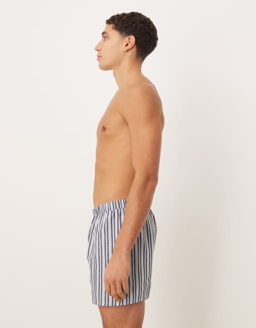 ASOS DESIGN - Pakke med 2 par boksershorts med marineblå striber i vævet stof, 2 af 3
