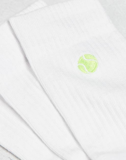 ASOS DESIGN - Pakke med 3 par hvide sokker med tennisbroderier, 2 af 4