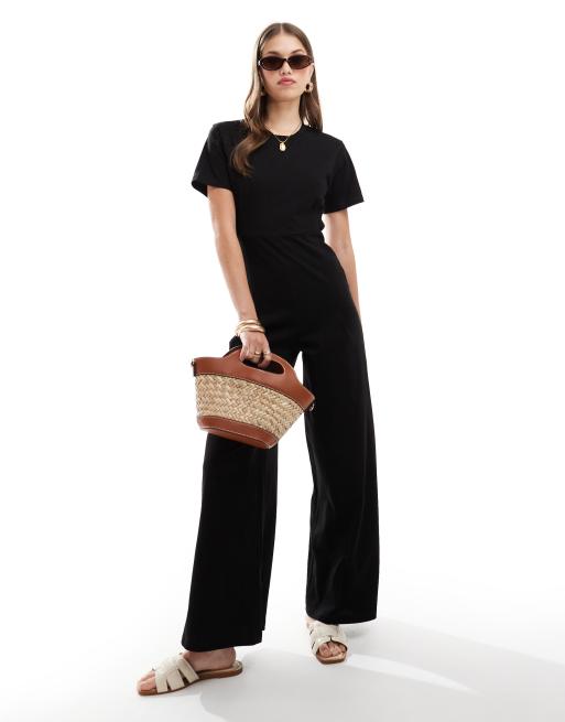 ASOS DESIGN - Palazzo - Sort T-shirt-jumpsuit med åben ryg