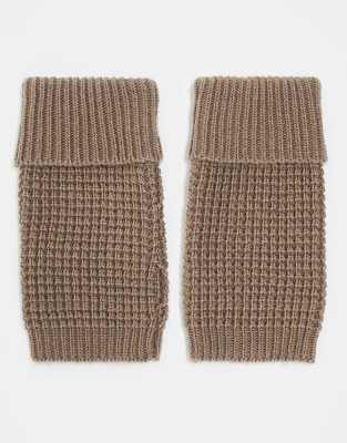 palm warmers in waffle knit in brown