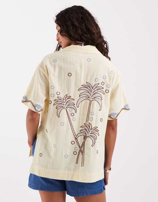 ASOS DESIGN – Paloma – Citrongul strandskjorta med palmbroderi, 2 av 4