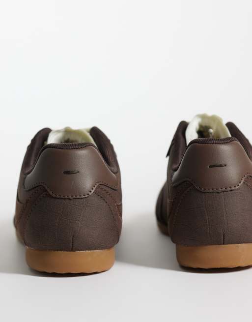 ASOS DESIGN panelled retro trainers in brown embossed croc, 3 of 5