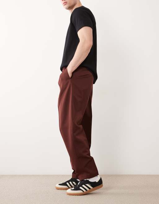 ASOS DESIGN - Pantalon ajusté coupe décontractée fuselée à pinces - Bordeaux, 4 de 5