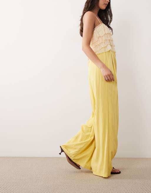 ASOS DESIGN - Pantalon ajusté fluide à taille triple plis - Jaune, 2 de 5