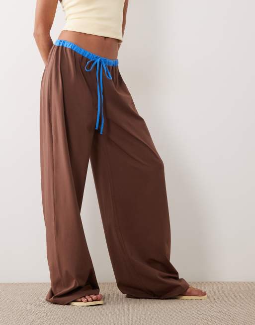 ASOS DESIGN - Pantalon ample d'ensemble à taille contrastante - Chocolat et bleu clair, 2 de 5