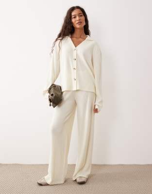 ASOS DESIGN - Pantalon ample d'ensemble en maille côtelée brossée ultra-douce - Blanc neige-Gris