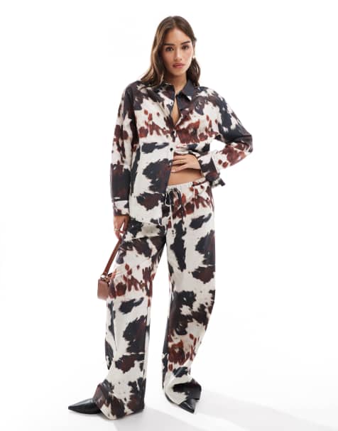 ASOS DESIGN - Pantalon ample en popeline à imprimé vache - view 1