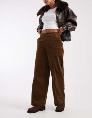 ASOS DESIGN - Pantalon ample longueur cheville en velours côtelé - Biscuit-Neutre